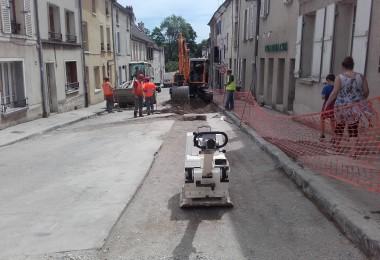 Réfection en cours de la chaussée après travaux de réhabilitation rue Charles de Gaulle